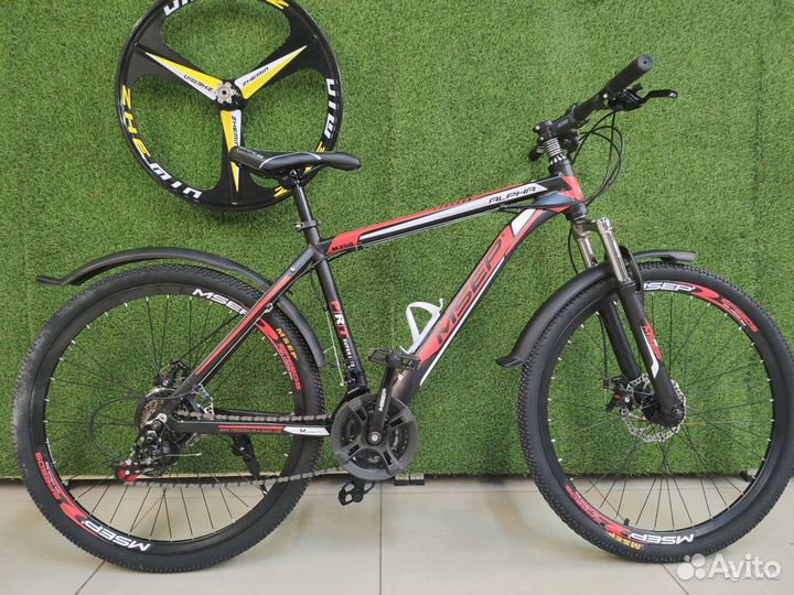 Велосипед горный Черно красный