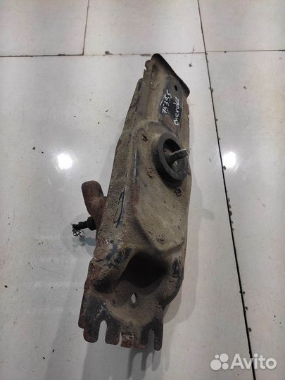 Крепление подвески (Jeep Cherokee IV)