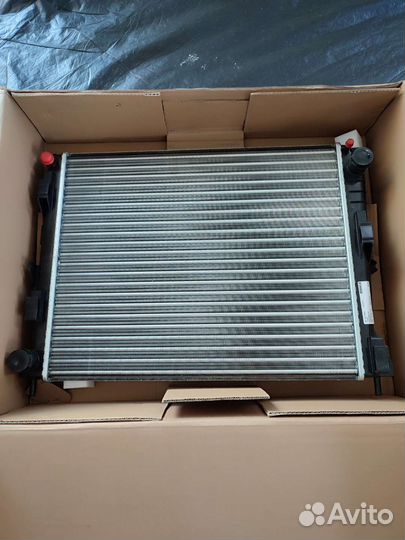 Радиатор охлаждения Nissan, Renault