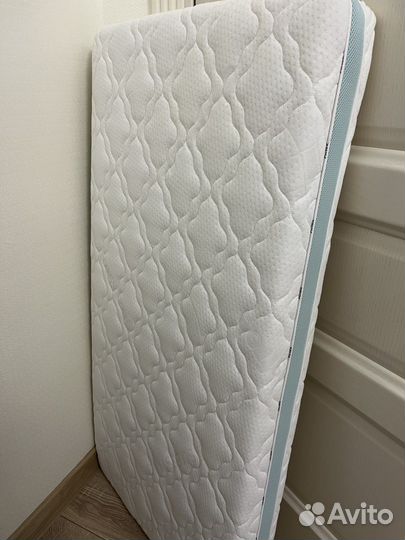 Кроватка с маятником, ортопедическим матрасом