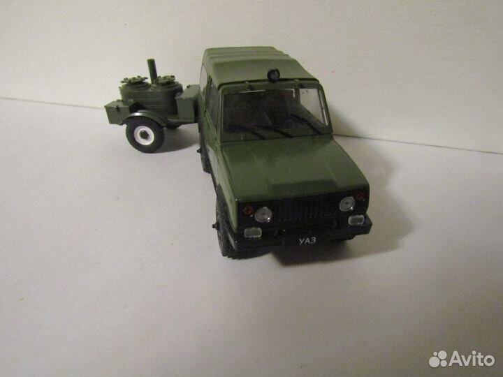 Модель 1:43 УАЗ-3171 с прицепом