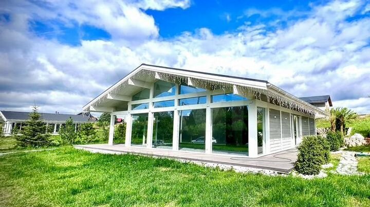 Коттедж 225 м² на участке 9 сот.