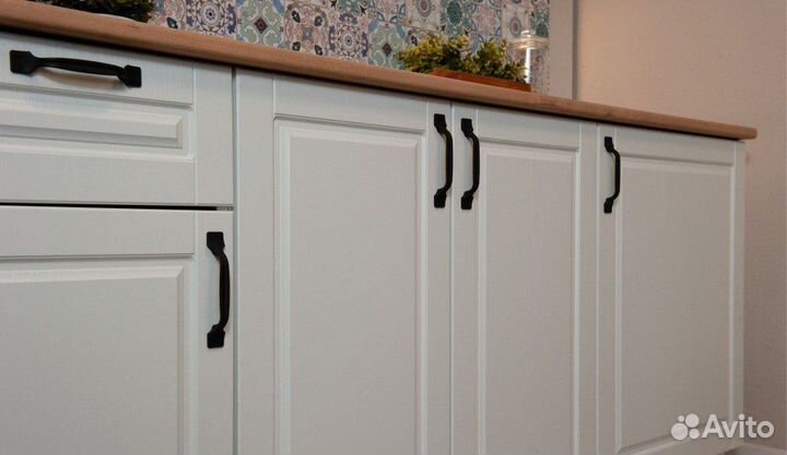 Кухонный гарнитур 2.4 м