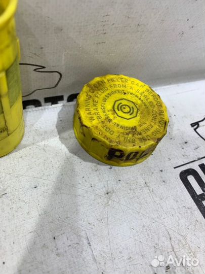 Крышка бачка тормозной жидкости Volkswagen Polo