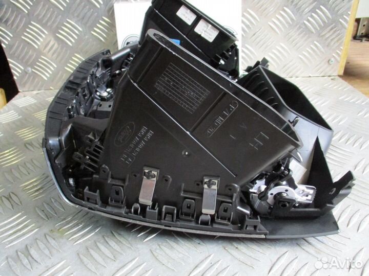 Панель управления магнитолой Ford Focus 3 2012г