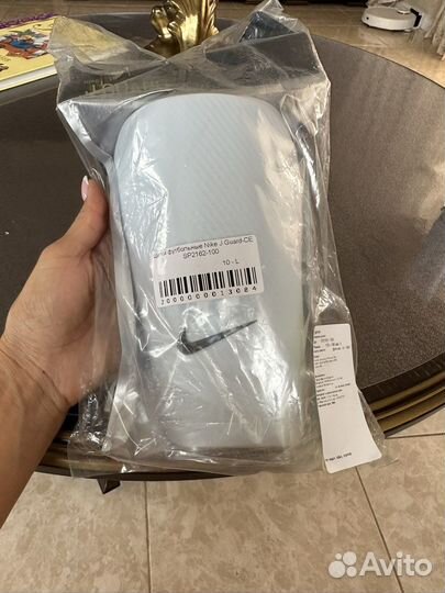 Футбольные щитки Nike