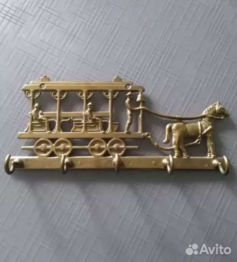 Вешалка ключница латунь Европа