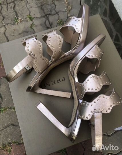 Босоножки новые Bruno Premi