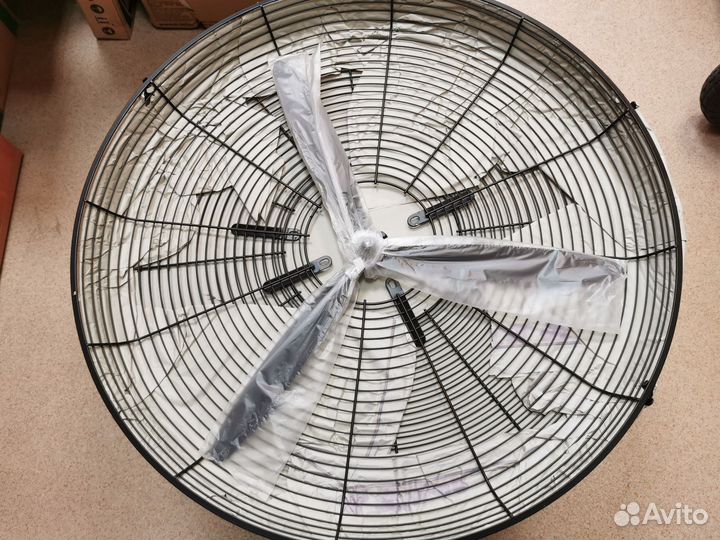 Вентилятор с увлажнителем воздуха Mist Fan