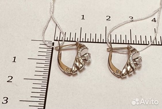 Золотые серьги с фианитом