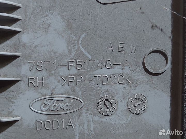 Обшивка стойки левая и правая Ford Mondeo Iv