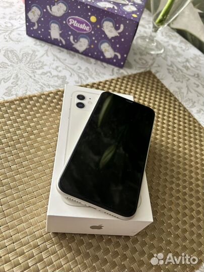 Телефон iPhone 11