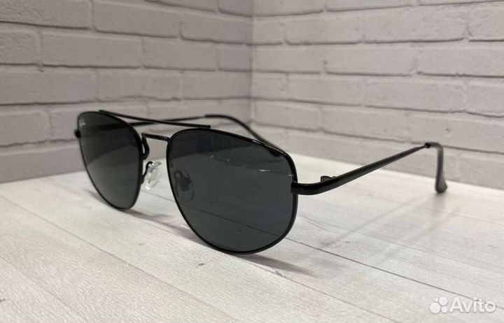 Солнцезащитные очки Ray-Ban унисекс