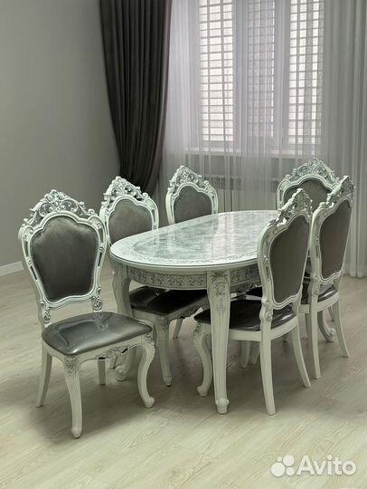 Стол в наличии