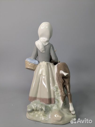 Статуэтка Девушка с козой Lladro