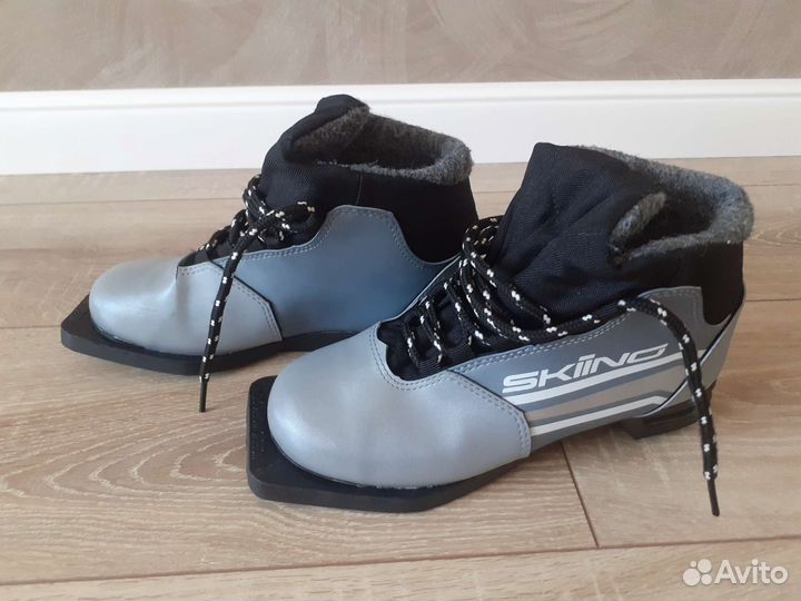 Лыжные ботинки