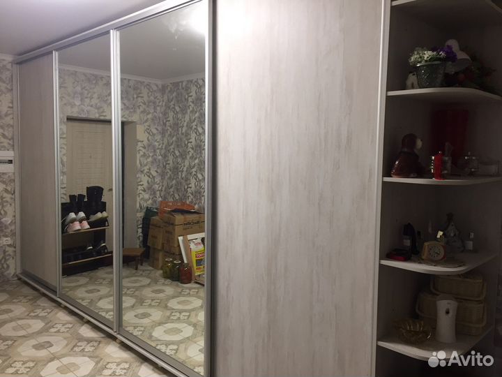 Шкаф