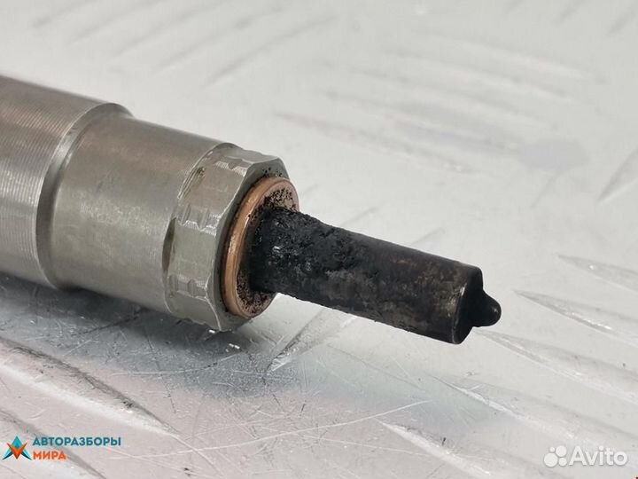 Форсунка Volkswagen Passat B6 2008 03L130277