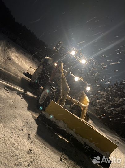 Трактора мтз С щеткой И фронтальным погрузчиком