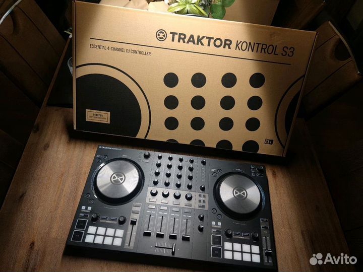 Native Instruments Traktor Kontrol S3 (Код A537)