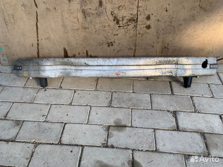 Усилитель бампера перед. Audi A4