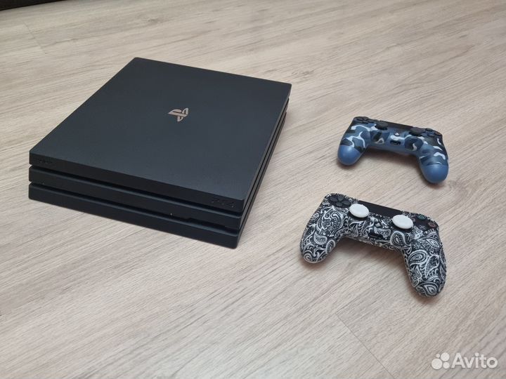 PlayStation 4 PRO 1TB Прошитая + 2 Джоя + 32 Игры