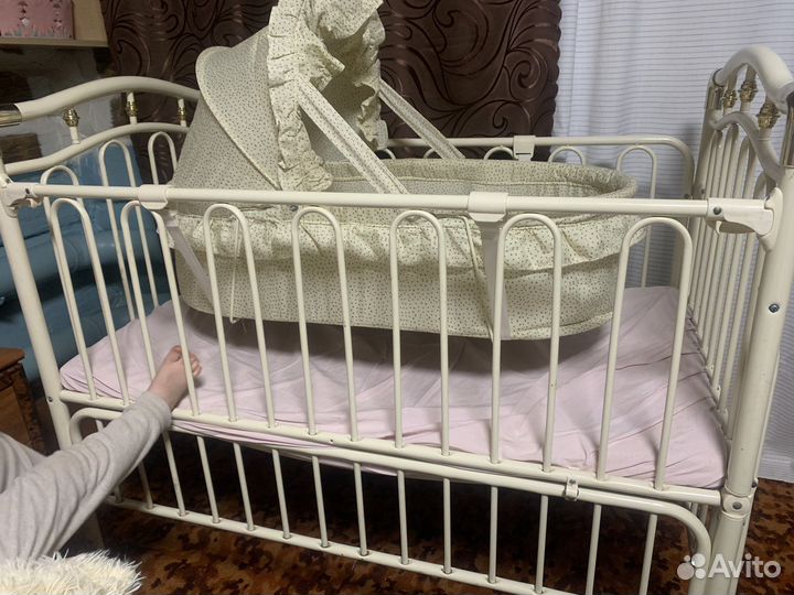 Детская кроватка