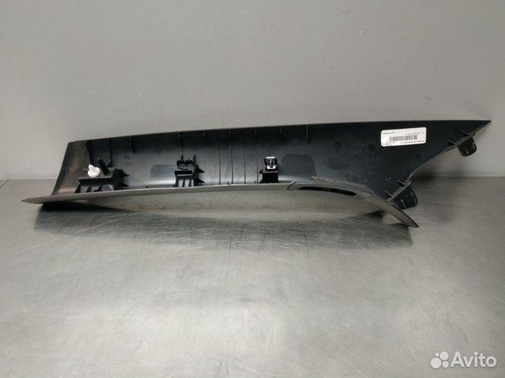 Обшивка стойки передняя правая Jeep Grand Cherokee