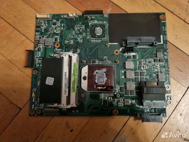 Материнские платы компьютеров и ноутбуков