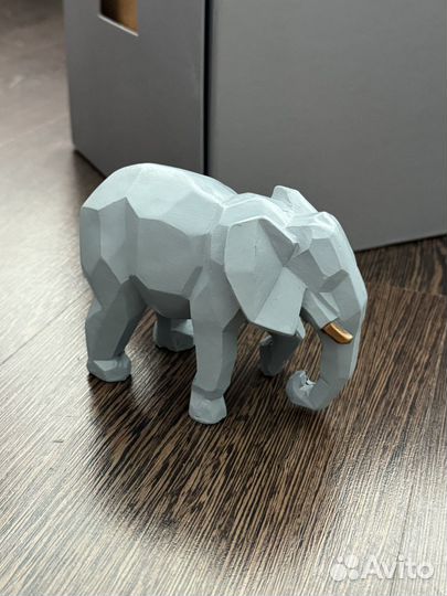 Статуэтка слон дерево