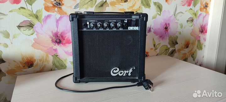 Комбоусилитель Cort CM10G