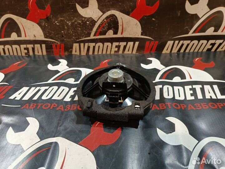 Динамик двери задний правый Honda Civic 8 5D FN