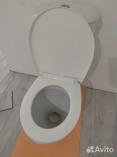 Унитазы и бачки бу