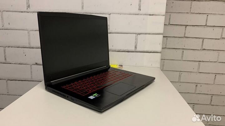 Игровой ноутбук MSI\i5-9300H\GTX 1050Ti\SSD 120Gb