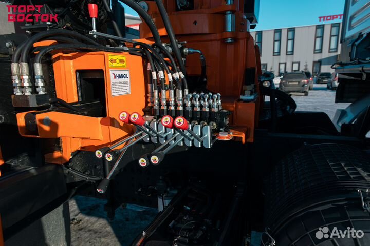 Shacman (Shaanxi) SX32586V384 с КМУ, 2023