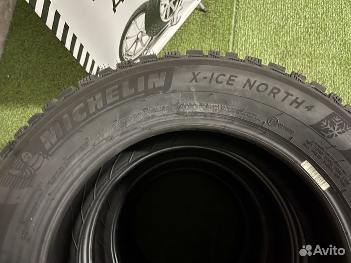 Michelin X-Ice North 4 235/45 R18 98T