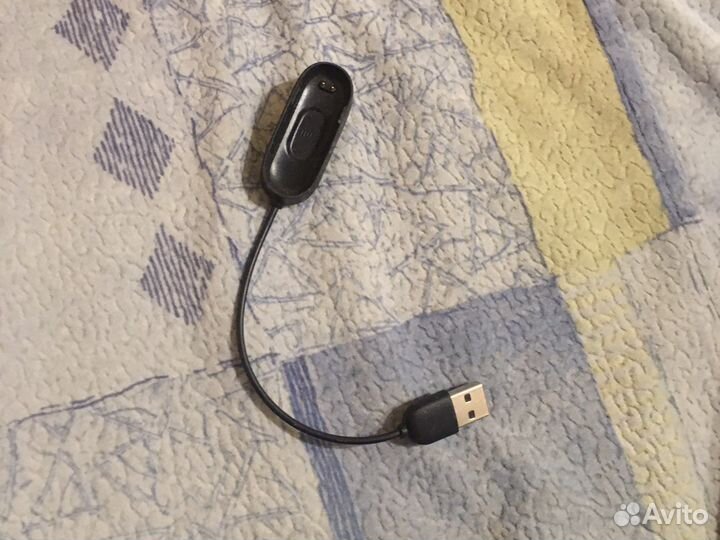 Зарядка фитнес браслета mi band 4