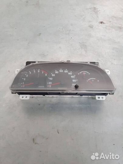 Панель приборов (щиток) Suzuki Grand Vitara 2002