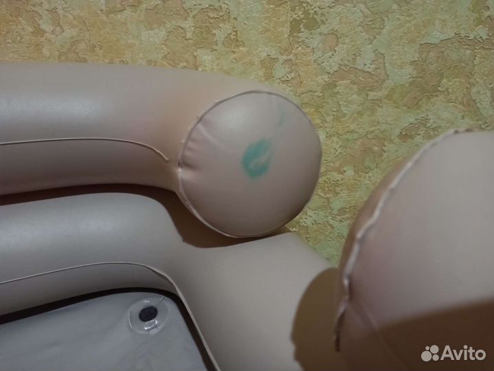 Подголовник для мытья головы надувной 