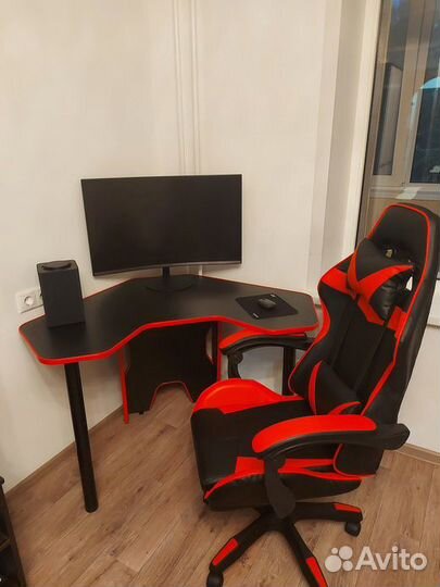 Угловой компьютерный геймерский игровой стол