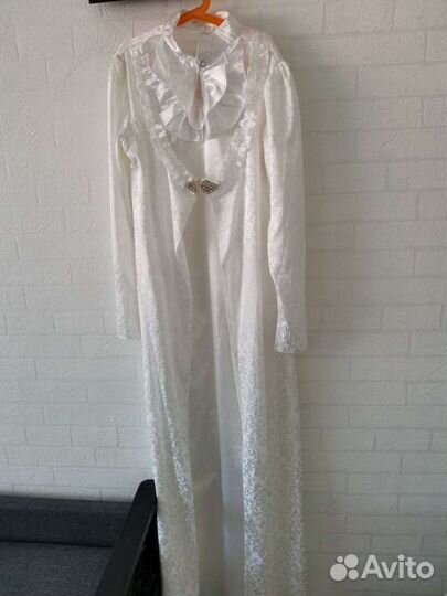 Платье на никах