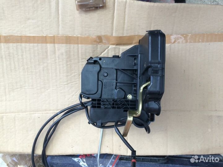 Замок двери правый передний Mercedes SLK R171 171