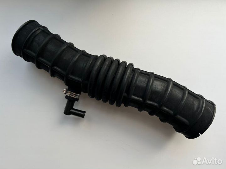 Патрубок воздушного фильтра Nissan Juke