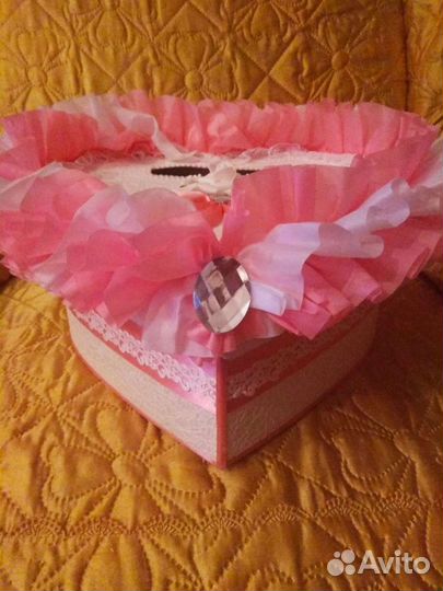 Очень красивый и нежный банк для денег свадебный