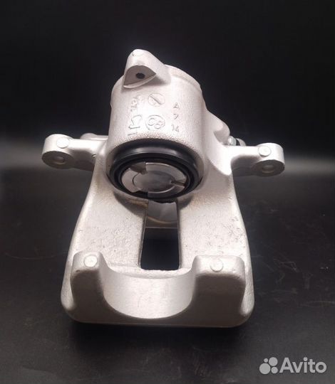 Суппорт VW Passat b6