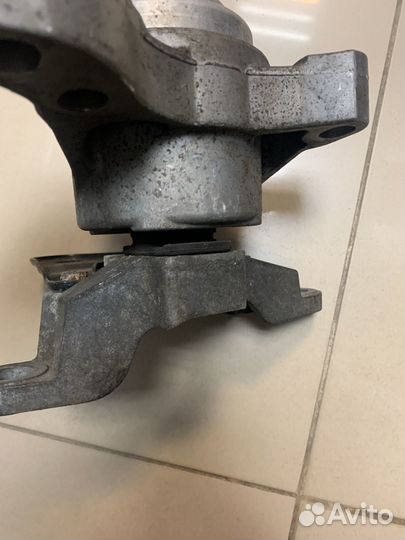 Опора двигателя правая Ford Mondeo 5 (1.5 ecoboost