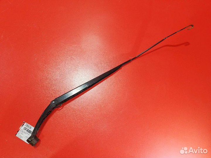 Поводок стеклоочистителя передний правый Kia Rio