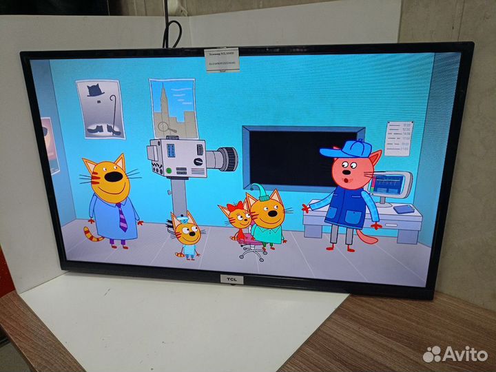 Телевизор TCL 32S525