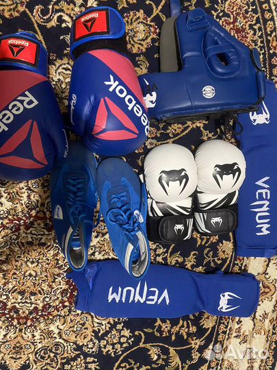 Боксерские перчатки