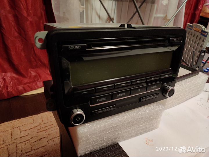 Штатная магнитола passat b6